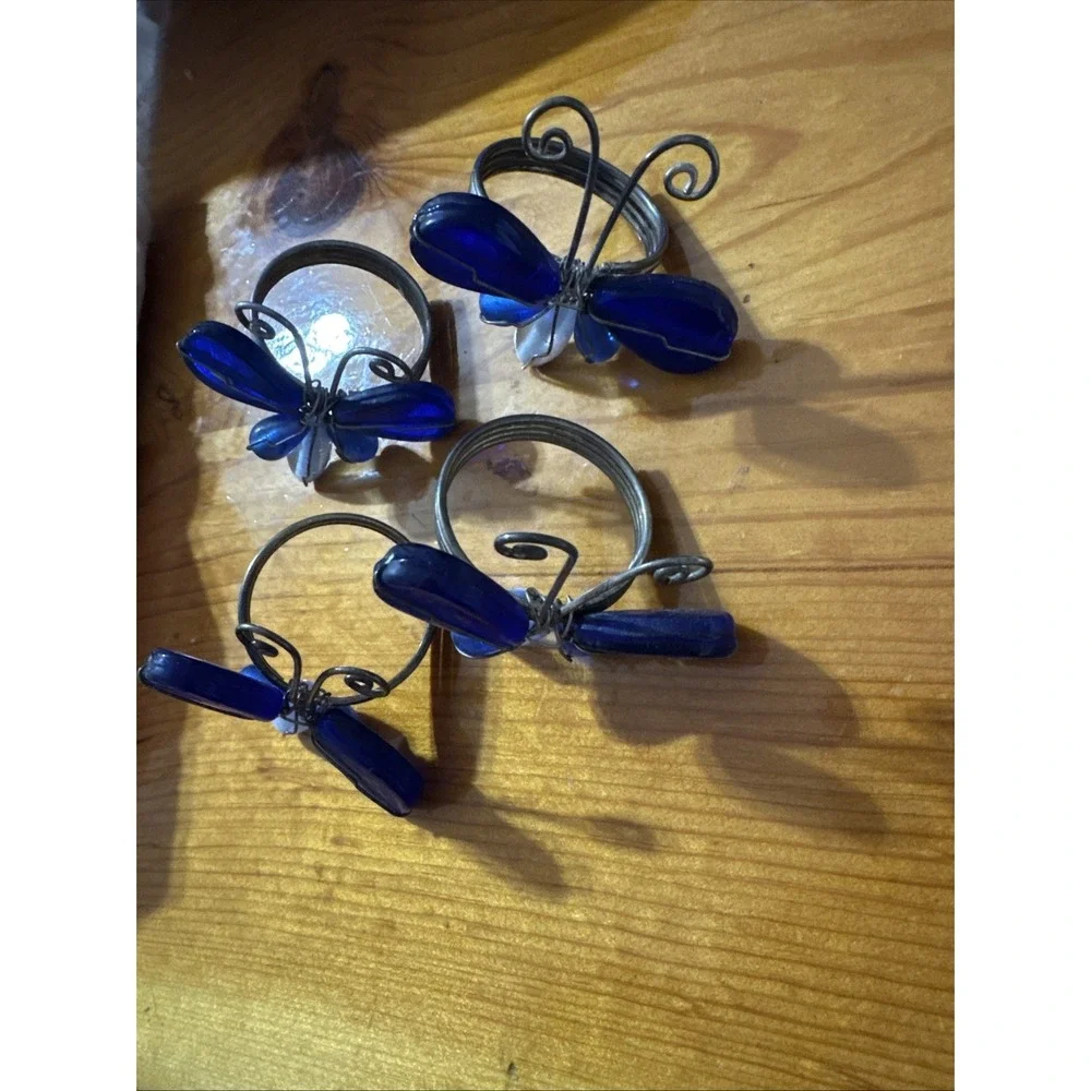 Vintage Cloth Napkins And Butterfly Napkin Holders Blue Glass Wire